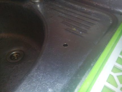 Отверстие для монтажа крана питьевой воды Отверстие для крана питьевой воды