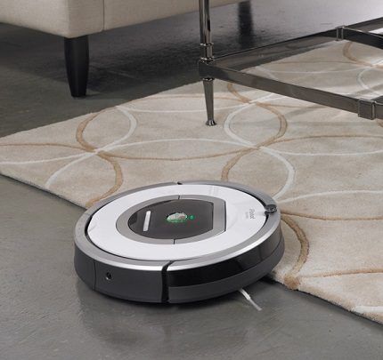 У iRobot Roomba 776 мощный аккумулятор Робопылесос iRobot Roomba 776