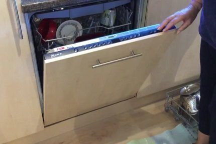 Посудомойка на кухне Модель Neff S513I50X0R