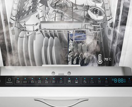 Удобная серебристая ручка на дверце машинки Посудомойка Samsung DW50K4050BB