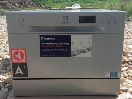 Настольная модель Electrolux ESF 2400 OW Компактная посудомоечная машина