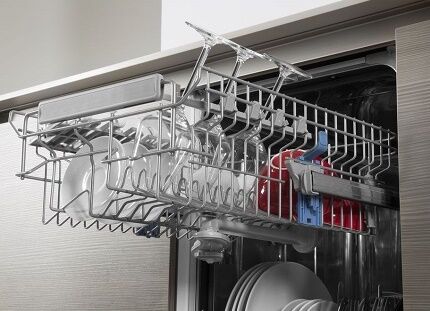 Модель показывает отличные результаты мойки во всех режимах Whirlpool ADG 422