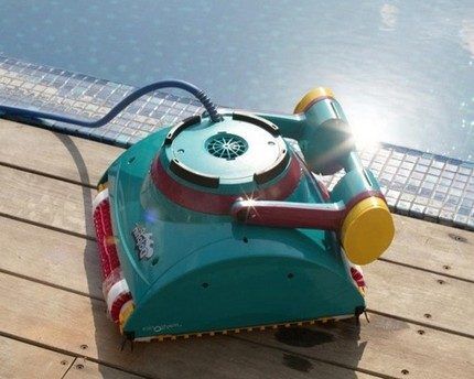 Модель сама выключается после завершения мойки Робот-пылесос Dolphin Dana 2