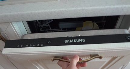 Посудомойка DMM39AHC на кухне владельца Модель посудомойки Samsung DMM39AHC