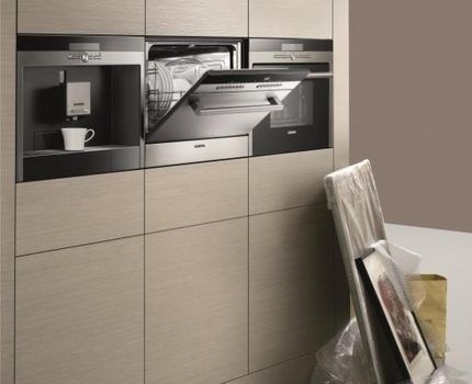 Посудомойка Siemens в интерьере кухни Siemens SK76M530EU