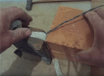 Установка дверцы поддувала и топливника печи из кирпича Установка металлических дверец