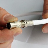 Как подсоединить антенный кабель к штекеру: подробные инструкции по разделке и подключению