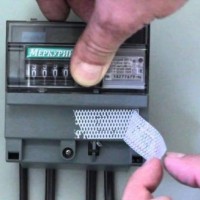 Антимагнитная пломба на электросчетчик: принцип действия и специфика использования