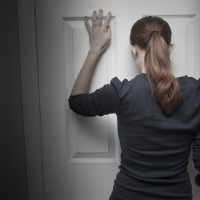 Как открыть межкомнатную дверь без ключа: лучшие способы открывания захлопнувшейся двери