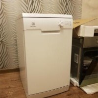 Обзор посудомоечной машины Electrolux ESF9423LMW: набор необходимых опций по демократичной цене