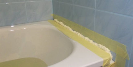 Герметизация стыков между ванной и стеной