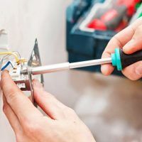 Как установить и подключить розетку: пошаговое руководство