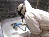 Как и чем можно покрасить чугунную ванну: обзор лучших способов реставрации