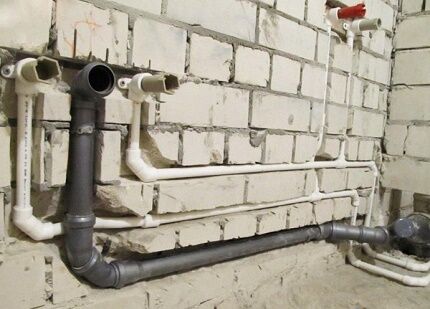 Скрытый монтаж водопровода из пластиковых труб