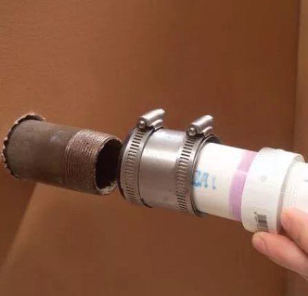 Как врезаться в чугунную, пластиковую или стальную водопроводную трубу под давлением