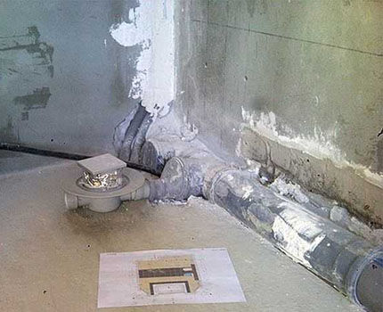 Установка воронки трапа для душа при устройстве пола под плитку Соединение трапа с канализационной трубой