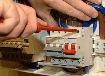 Однополюсные и двухполюсные автоматы в чем разница. Смотреть фото Однополюсные и двухполюсные автоматы в чем разница. Смотреть картинку Однополюсные и двухполюсные автоматы в чем разница. Картинка про Однополюсные и двухполюсные автоматы в чем разница. Фото Однополюсные и двухполюсные автоматы в чем разница