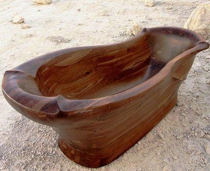 Необычная форма ванны из дерева