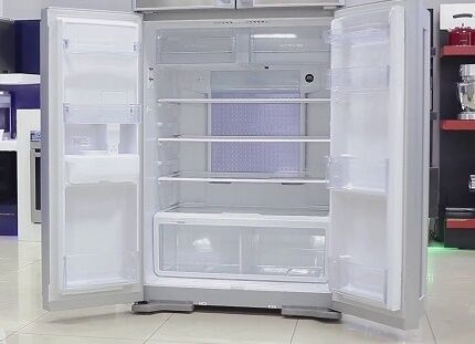 Холодильник с верхней морозилкой