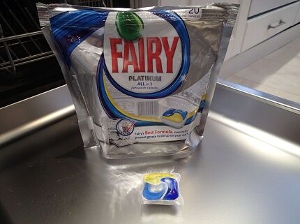 Капсулы Fairy Platinum в упаковке с застежкой-молнией