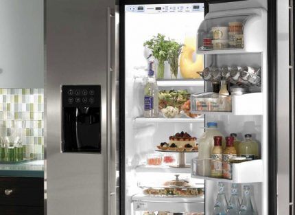 Холодильник японской компании Шарп