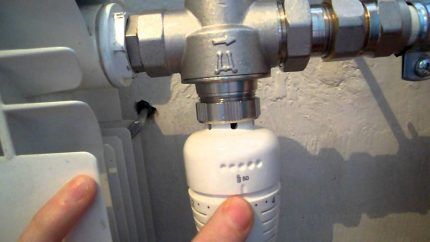 Термоголовка и кран радиатора