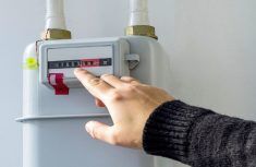 Как опломбировать газовый счетчик: юридические тонкости опломбировки