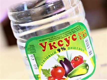 Бутылка столового уксуса