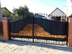 Виды ворот для частного дома: нюансы выбора + этапы установки своими руками