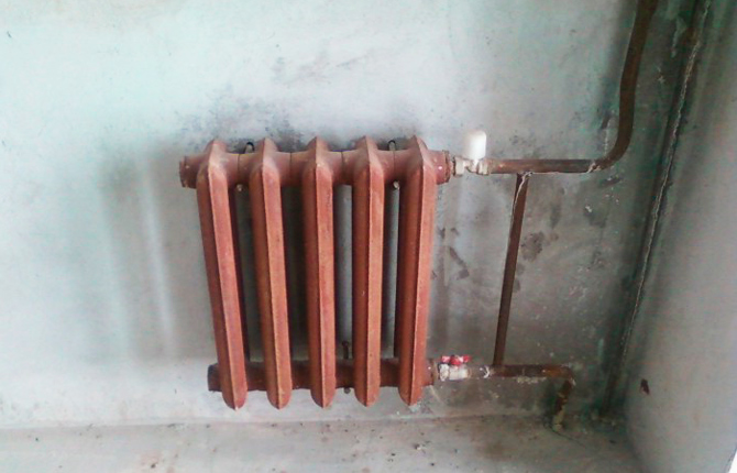 Как повесить радиатор отопления на кронштейны – советы мастера